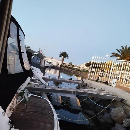 Bateau Lola
