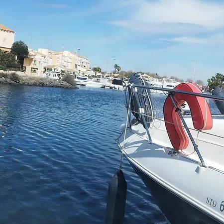 Bateau Lola * אגדה
