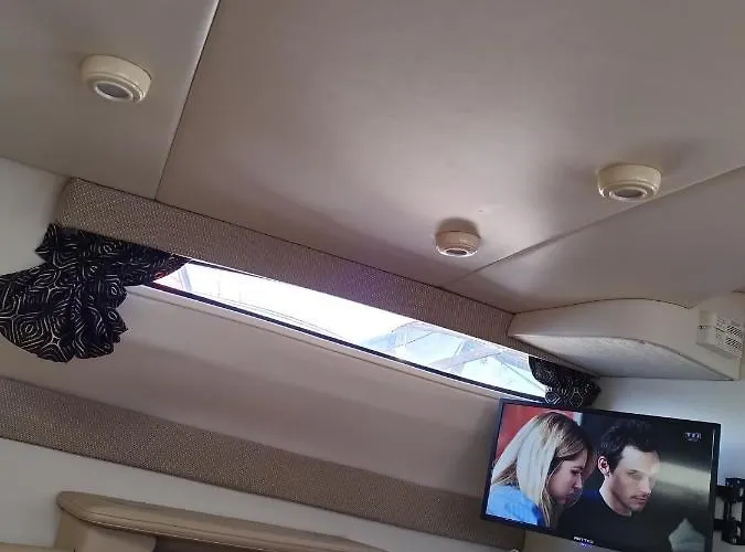 Bateau Lola Úszó hotel Agde